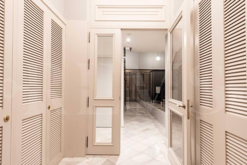 Contemporary Loft In The Historic City Center By Rems Malaga Bagian luar foto