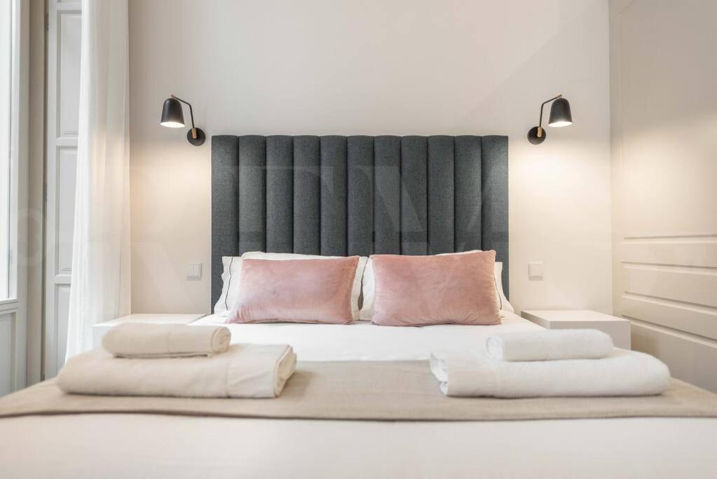 Contemporary Loft In The Historic City Center By Rems Malaga Bagian luar foto
