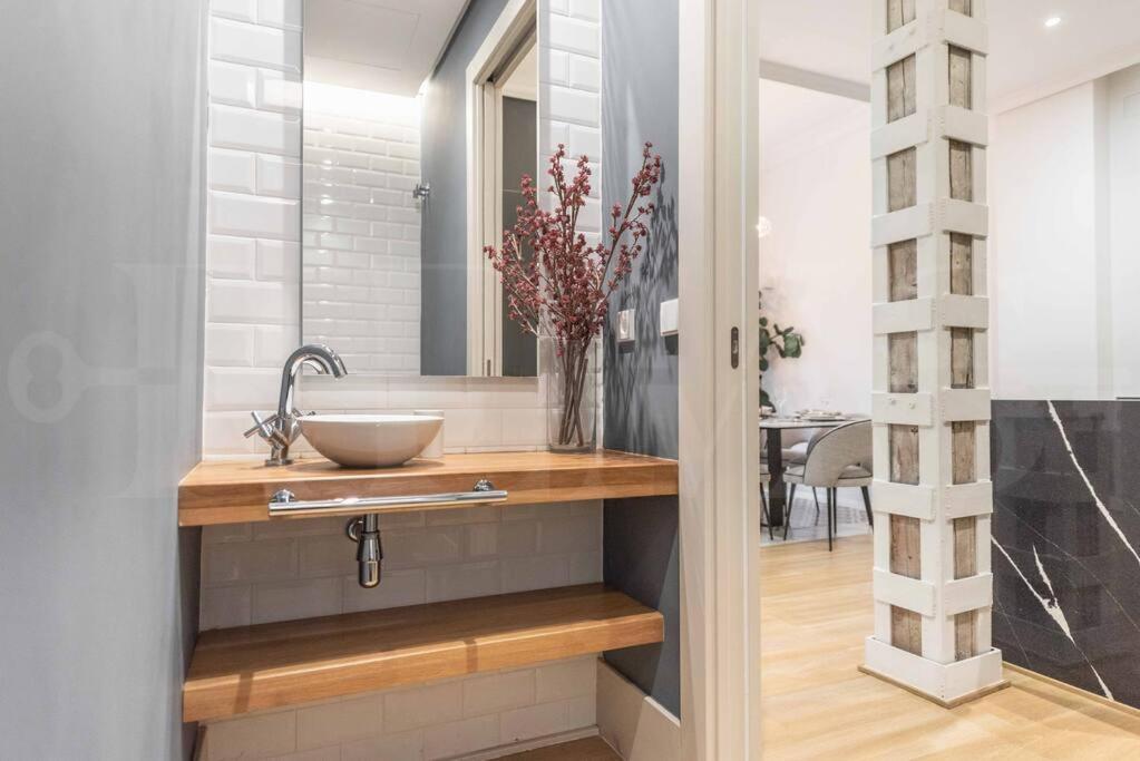Contemporary Loft In The Historic City Center By Rems Malaga Bagian luar foto