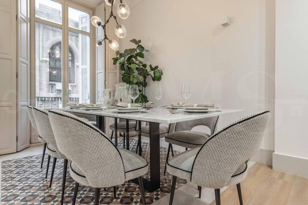Contemporary Loft In The Historic City Center By Rems Malaga Bagian luar foto
