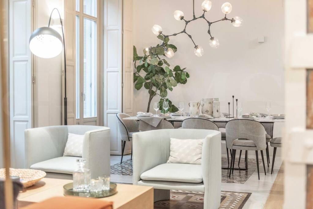 Contemporary Loft In The Historic City Center By Rems Malaga Bagian luar foto
