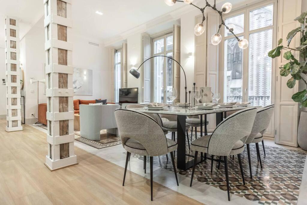 Contemporary Loft In The Historic City Center By Rems Malaga Bagian luar foto
