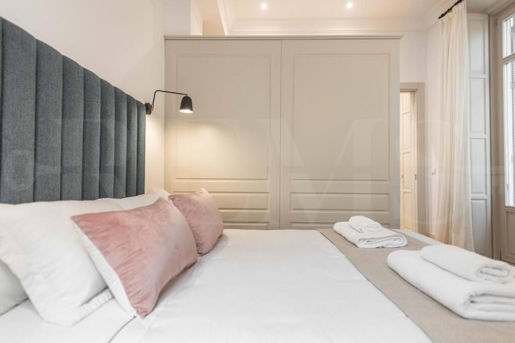 Contemporary Loft In The Historic City Center By Rems Malaga Bagian luar foto