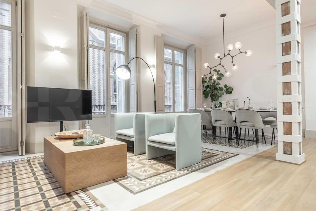 Contemporary Loft In The Historic City Center By Rems Malaga Bagian luar foto
