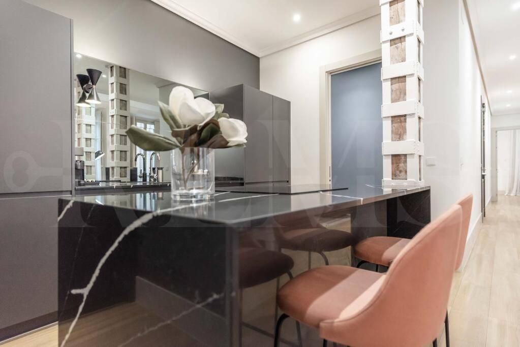 Contemporary Loft In The Historic City Center By Rems Malaga Bagian luar foto